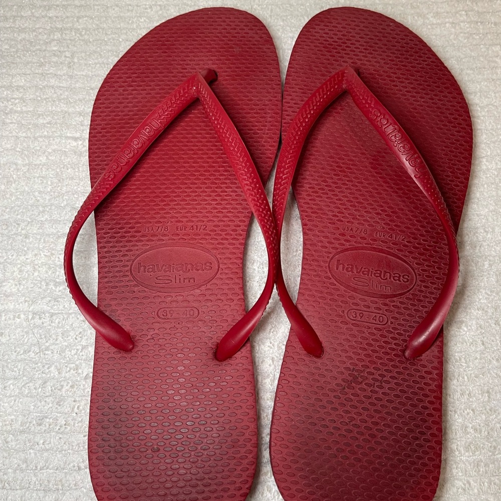Havaianas flip flops red